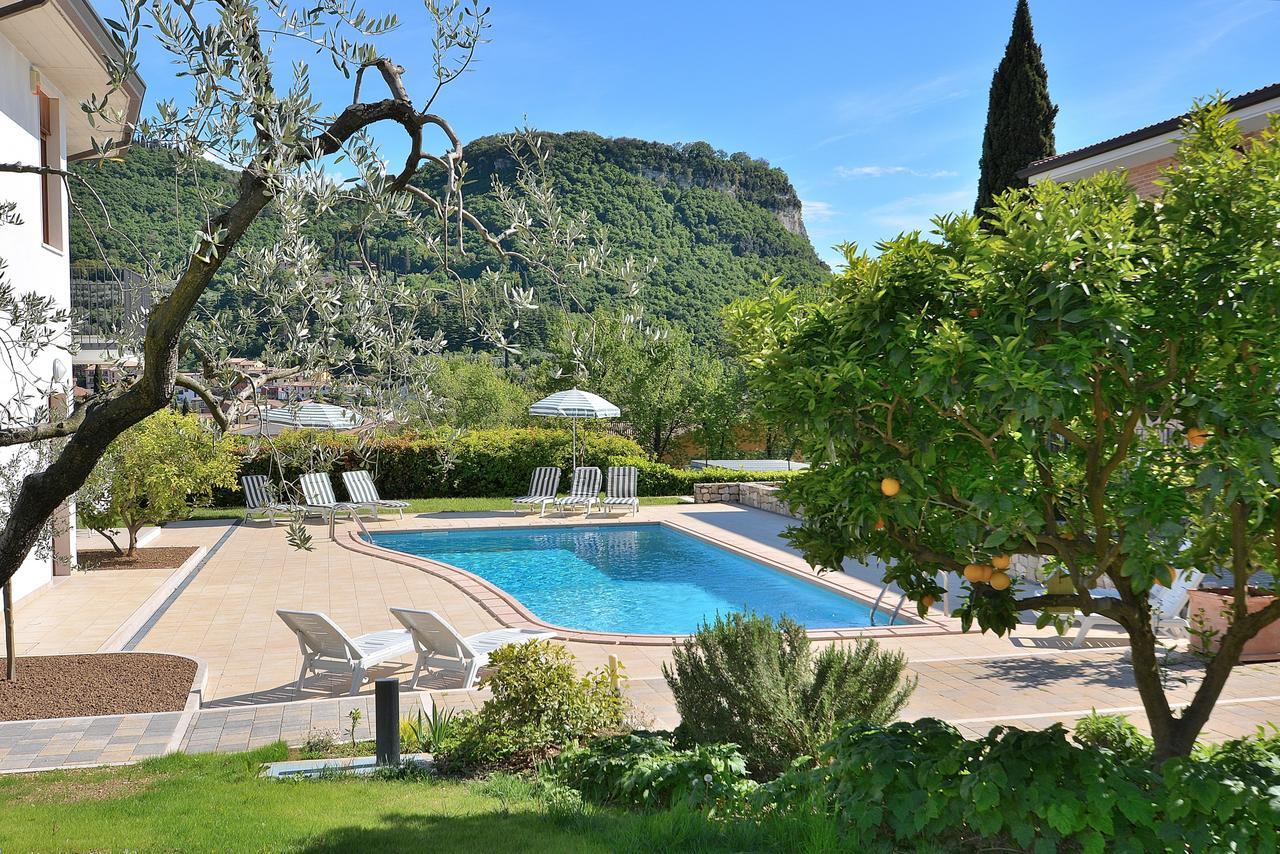 Ca Gardesana With Pool Villa ภายนอก รูปภาพ